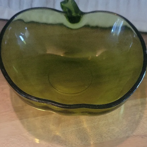 Hazel-Atlas Green Glass Apple-Shaped Bowls. Set of 2. Minimal Flaws. - Picture 3 of 6